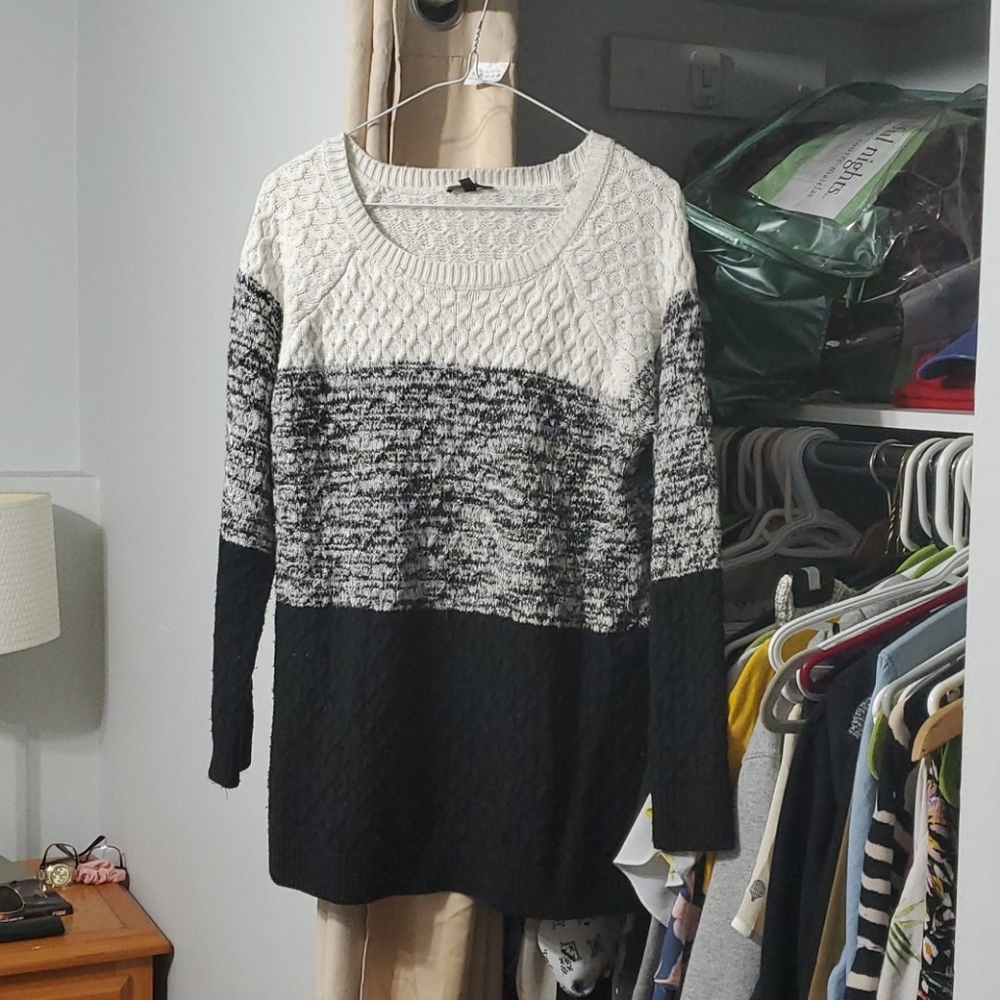 💫 2/$30 • Long white, grey and black sweater